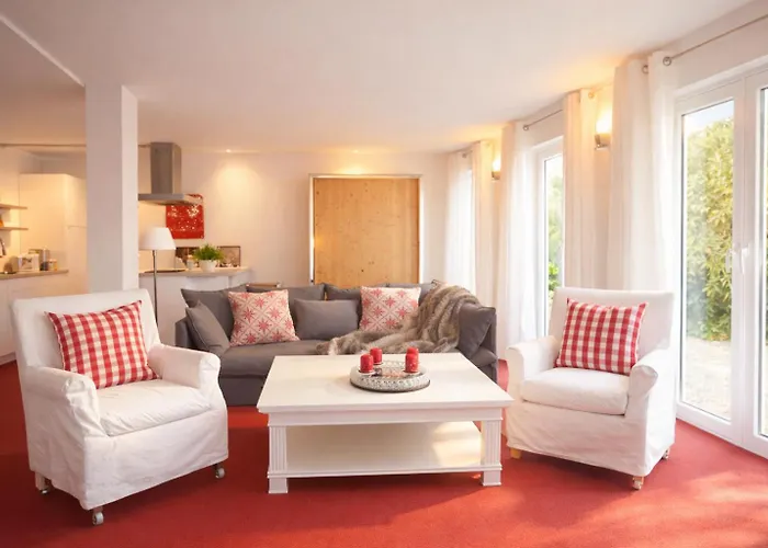 Landhaus Am Plattenbichl - Luxus Apartment mit Privat-Pool und Sauna Oberstdorf