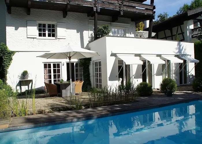 Landhaus Am Plattenbichl - Luxus Apartment mit Privat-Pool und Sauna Oberstdorf